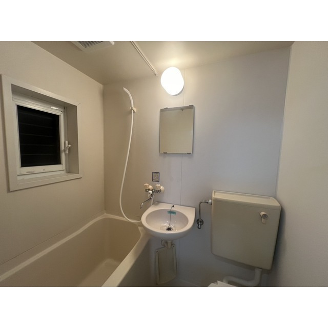 SERENA佐倉の洗面所|明るい洗面所です