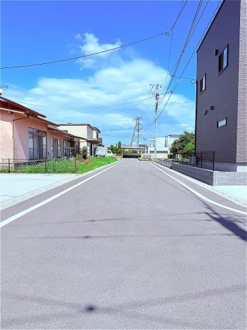 善導寺町与田分譲地(5号地)の前面道路含む現地写真
