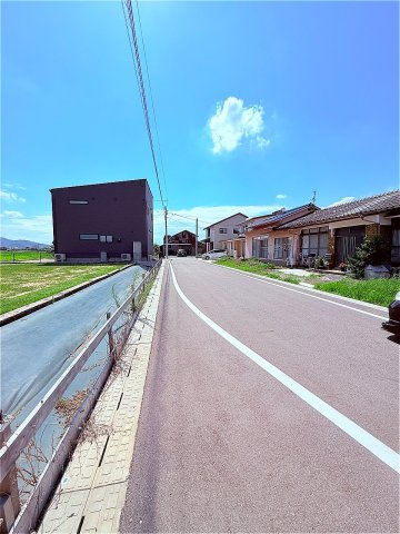 善導寺町与田分譲地(5号地)の前面道路含む現地写真