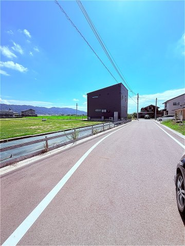 善導寺町与田分譲地(5号地)の前面道路含む現地写真
