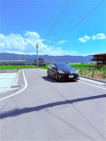 久留米市善道寺町与田分譲地の前面道路含む現地写真