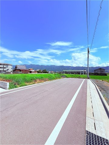 久留米市善道寺町与田分譲地の前面道路含む現地写真