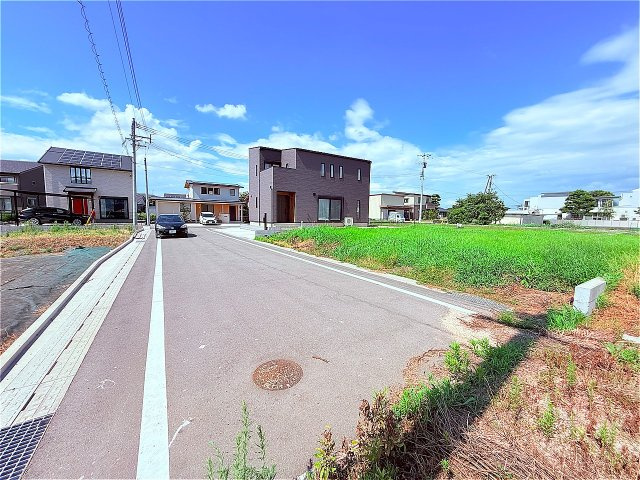 久留米市善道寺町与田分譲地の前面道路含む現地写真