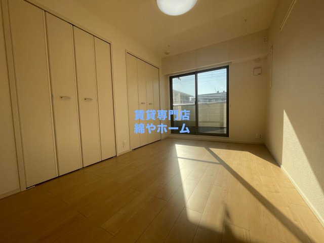 フレグラント オリーブの洋室