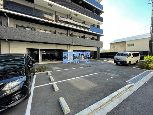 S-RESIDENCE難波大国町Unoの駐車場