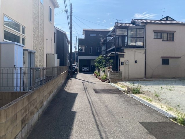 【前面道路含む現地写真】の画像