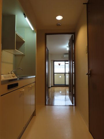 エレーヌ十三の玄関