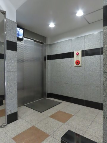 エレーヌ十三のロビー