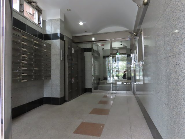 エレーヌ十三のロビー