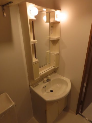 エレーヌ十三の独立洗面台