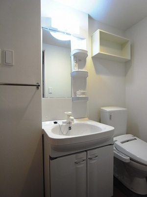 【洗面所】 | リブリ・本千葉 | スペースが確保できる洗面所です