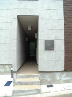 【エントランス】 | リブリ・ルーチェ ディ セータ | 毎日通るエントランスはこのようになっています