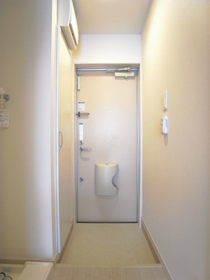 【玄関】 | リブリ・ルーチェ ディ セータ | ゆったりとした玄関です