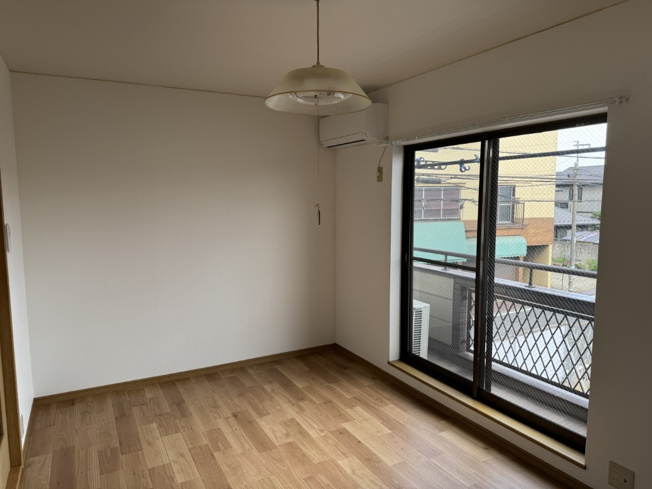 【洋室】 | ハイツヤマダ | 広々とした洋室です