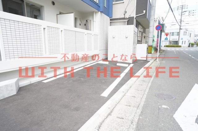 LIFEFIELD小郡Ⅱ【10.000円キャッシュバック対象物件】の駐車場|車をお持ちの方に嬉しい駐車場付きの物件です