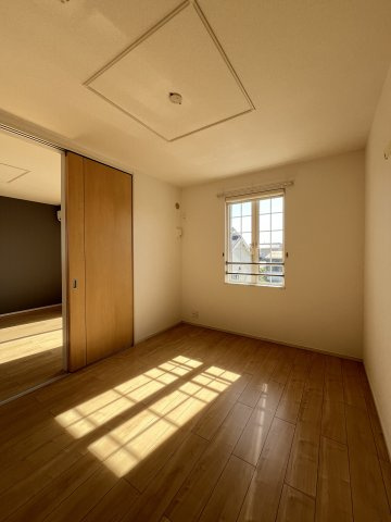 フローラーリアの洋室