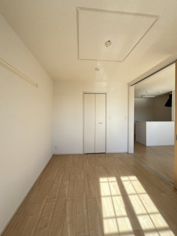 フローラーリアの洋室