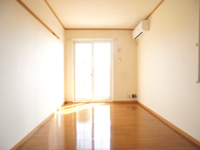 【居間・リビング】 | ポワールⅡ | 収納付きでお部屋はスッキリ！