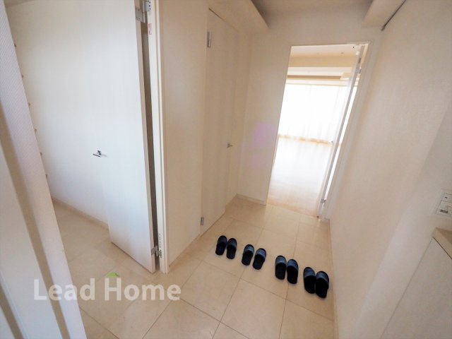 【玄関】 | オリンピアード麻布霞坂 | 明るくゆとりある玄関です。