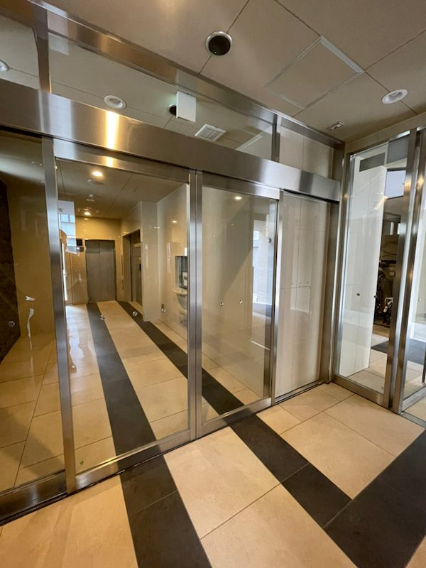 エスリード神戸元町ヒルズのエントランス