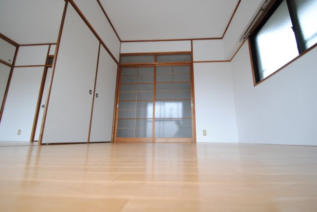 山本ビルの子供部屋|内装イメージ：同物件別室