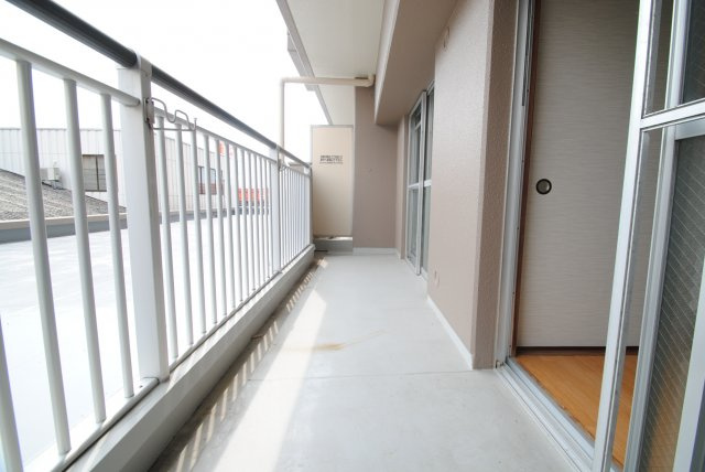 山本ビルのバルコニー|イメージ：同物件別室