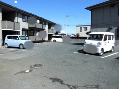 【駐車場】 | ロイヤルガーデンB