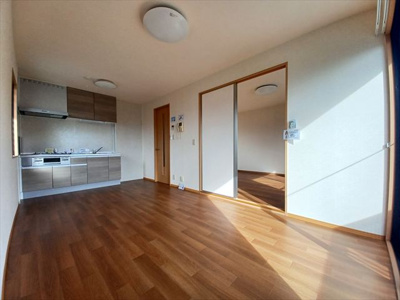 【居間・リビング】 | ロイヤルガーデンB