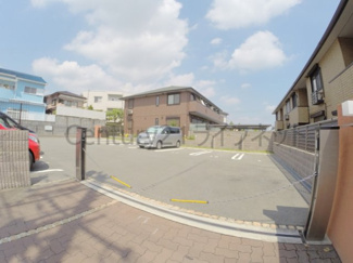 【駐車場】