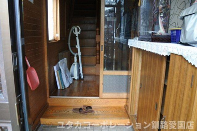 【玄関】 | 昭和中央1丁目130-62売家 | ゆったりとした玄関です★シューズボックス付き★