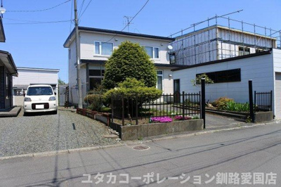 【外観】 | 【商談中】昭和中央1丁目130-62売家 | くしろバス「鶴見橋通」停　徒歩1分　「釧路」駅まで乗車25分