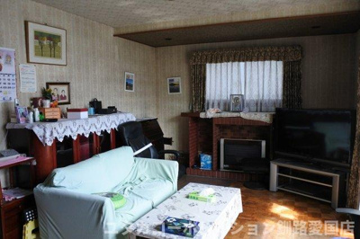 【居間・リビング】 | 昭和中央1丁目売家 | ご家族みんなで長い時間を過ごすリビングは一番居心地のいいものであって欲しいですね♪家具のレイアウトもご自由に★