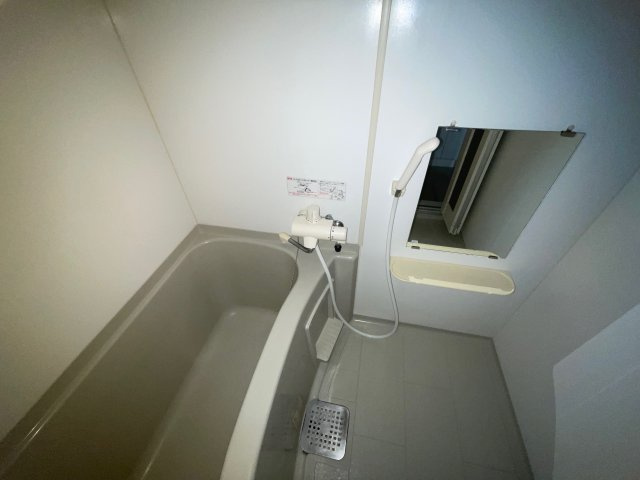 ザ　ウエスト　スクエアの浴室|落ち着いた空間のお風呂です