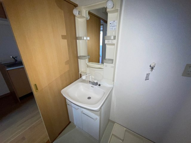 ザ　ウエスト　スクエアの洗面所|忙しい朝には欠かせない洗面所です