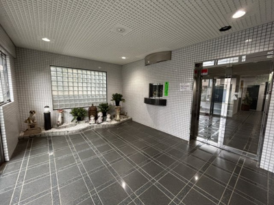 【エントランス】 | ロイヤルプラザ