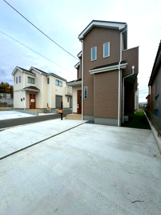 沼津市市中沢田Ⅰ　新築戸建　全6棟　E棟　　の前面道路含む現地写真