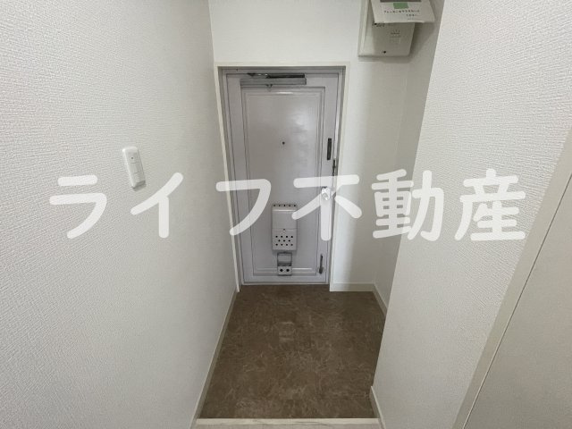 アクロシャトー俊徳道の玄関|明るい玄関です