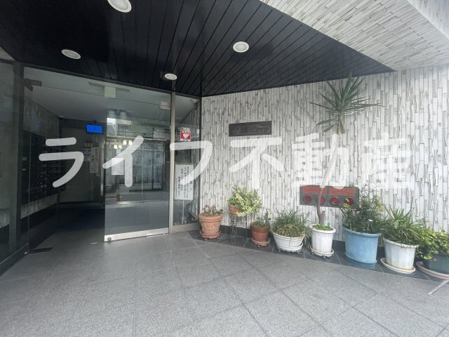 アクロシャトー俊徳道のロビー|ゆとりのあるロビーです