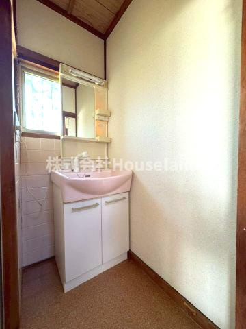 川尻戸建の洗面所