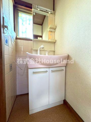 川尻戸建の独立洗面台