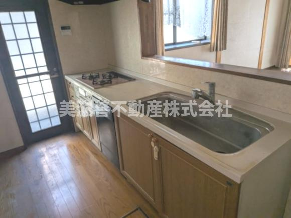 ６５４８３　羽島郡岐南町伏屋三丁目中古戸建てのキッチン