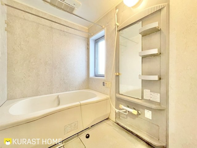 レスポワール向日町ステーションフロントA棟　8階の浴室