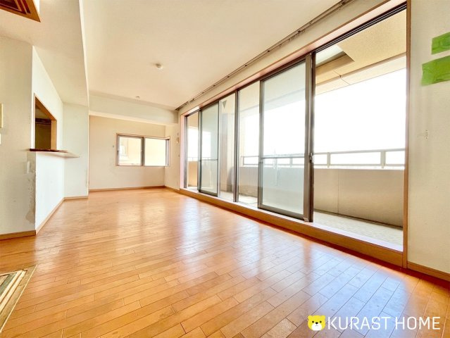 レスポワール向日町ステーションフロントA棟　8階の居間・リビング