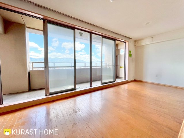 レスポワール向日町ステーションフロントA棟　8階の居間・リビング