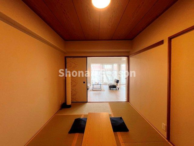 【和室】 | 畳は柔らかく、転んでもケガをしづらいため、お子さまの遊ぶスペースや寝室の利用に適していますよ◎