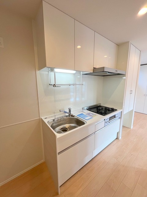 ｓｏｍｍｅｔのキッチン|三口コンロのシステムキッチン