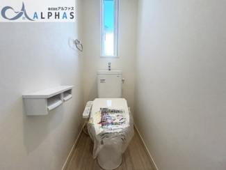 【トイレ】 | 明石市二見町西二見　新築戸建 | 清潔感あふれる洗浄便座付きトイレ♪