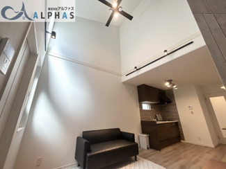 【居間・リビング】 | 明石市二見町西二見　新築戸建 | 開放感のある吹抜けのあるリビング♪