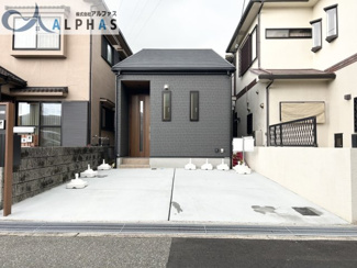 【外観】 | 明石市二見町西二見　新築戸建 | 並列2台駐車可能♪※車種による