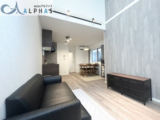 【居間・リビング】 | 明石市二見町西二見　新築戸建 | 開放感のあるＬＤＫです♪
ダクトレール照明がありお洒落です♪